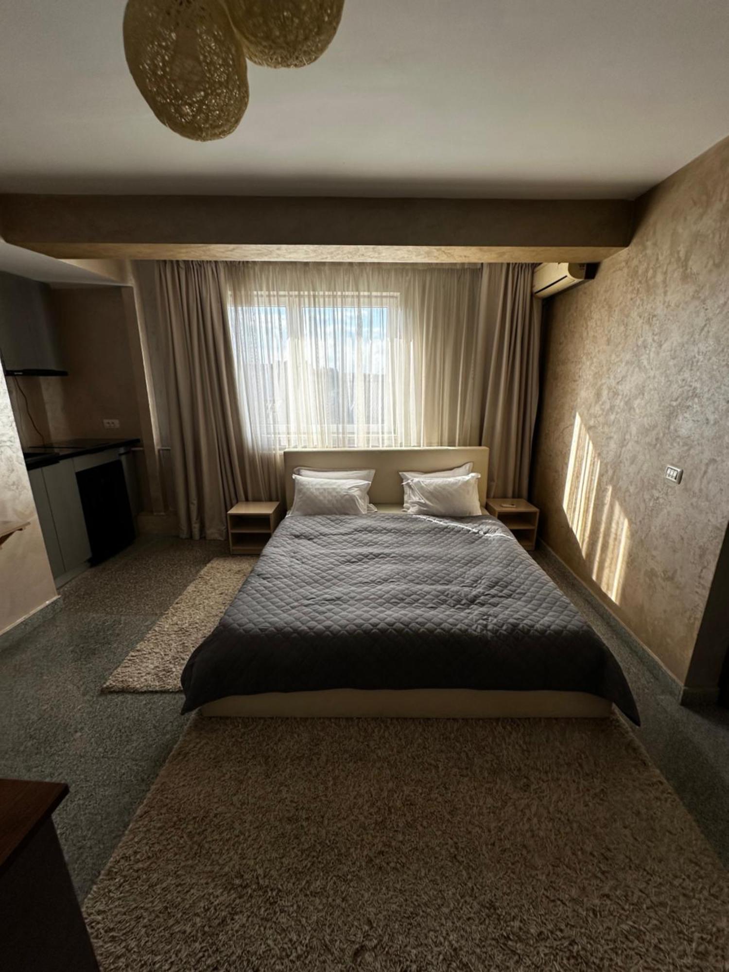 Central Residence Constanta Bagian luar foto
